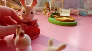 Sylvanian families 50 серия-"Раздавленные куличики"