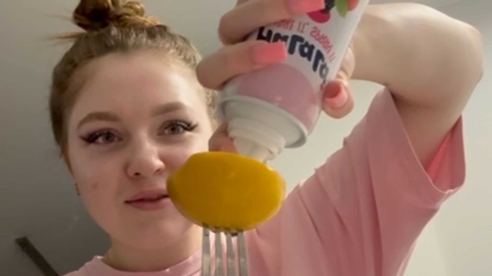 ЧТО ЕСТ наша ДОЧЬ, пока мы НЕ ВИДИМ? | НАШ ДЕНЬ, 3 км по СНЕГУ в САДИК | Семья Перевязов