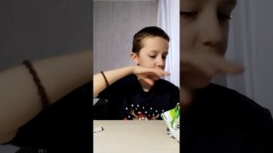 попробовали сухарики Влада А4!