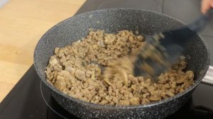 Пирог с мясом и грибами, из песочного теста!