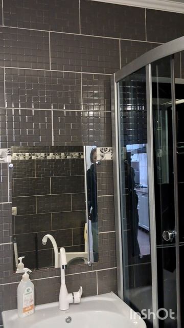 1ка, улица Комбрига Потапова,29. Можно с ребенком и животным. Возможен офиц договор. +79787003279