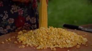 Деревенский плов с говядиной и овощами, приготовленный на костре.