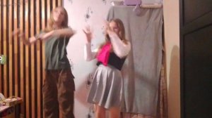 я с подругой ! мы решили вместе учить танец