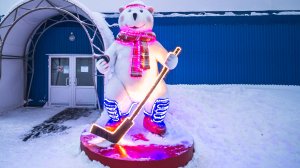 Медведи спортсмены из стеклопластика со светодиодной подсветкой