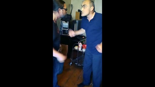 Андрей Зотов,Эдик Пашков - Кто кого больше любит (зарисовка)