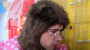 Don't Trick or Treat at the WRONG DOOR CHALLENGE!! Halloween Edition!