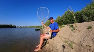 ОДИН НА ОСТРОВЕ с НОЧЕВОЙ. РЫБА ЕСТЬ. Рыбалка на поплавочную удочку и закидушки-