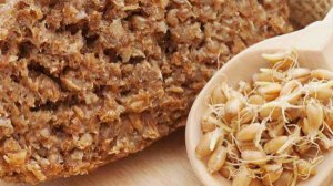 Хлеб на закваске из пророщенного зерна.