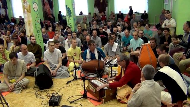 1 - 27 05 ЕС Ниранджана Свами в КЦ Гаура