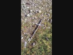 Средневековый меч на берегу реки A medieval sword on the river bank