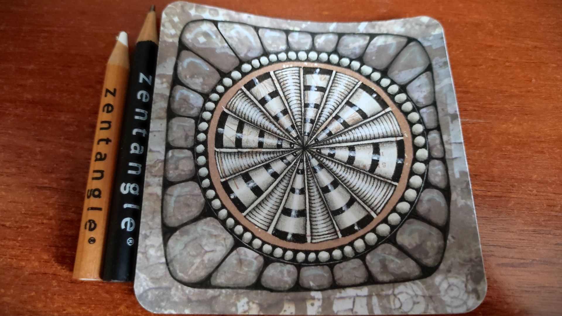 Зентангл в коллаже