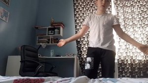 Как делать бросок через бедро? И с колен через спину?