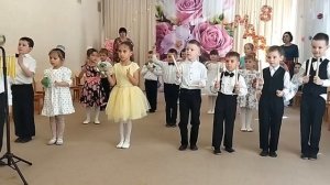 Музыкальный подарок любимым мамам и бабушкам на 8 марта