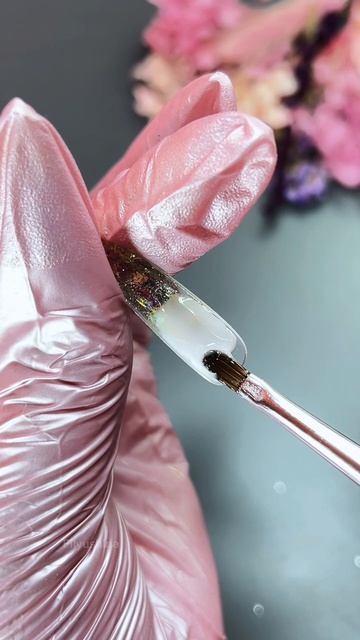 Хлопья, блёстки, молоко — идеальное трио

Как вам такое сочетание?🔥

#маникюр #нейлдизайн #серебряны