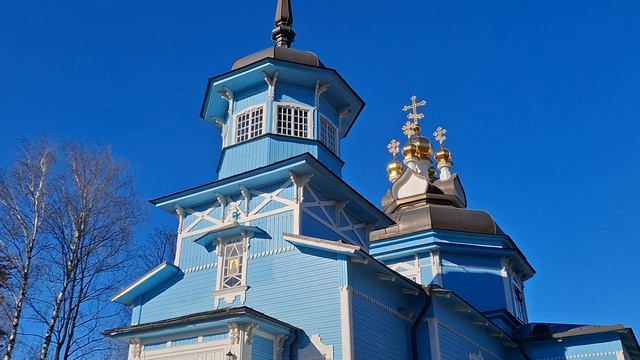 Санкт-Петербург. Светлый праздник Пасха. Голубая церковь на Удельной. Освящаем куличи.