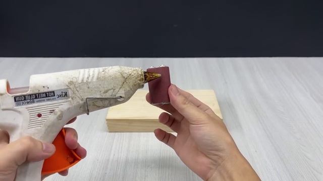 Просто вставьте свечу зажигания в дрель, и вы будете удивлены результатом !