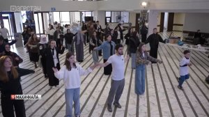 В Махачкале День Космонавтики отметили зарядкой с чемпионом