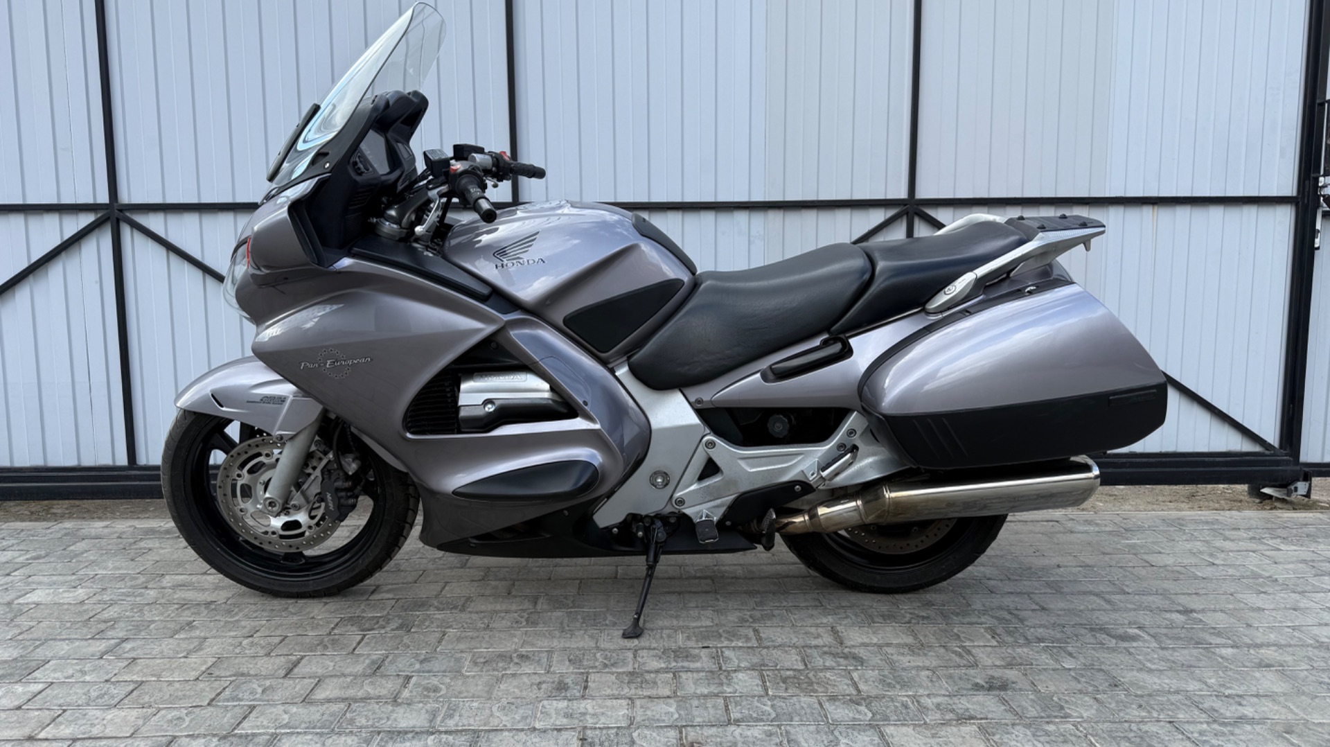Обзор мотоцикла Honda St1300, 2002год.
