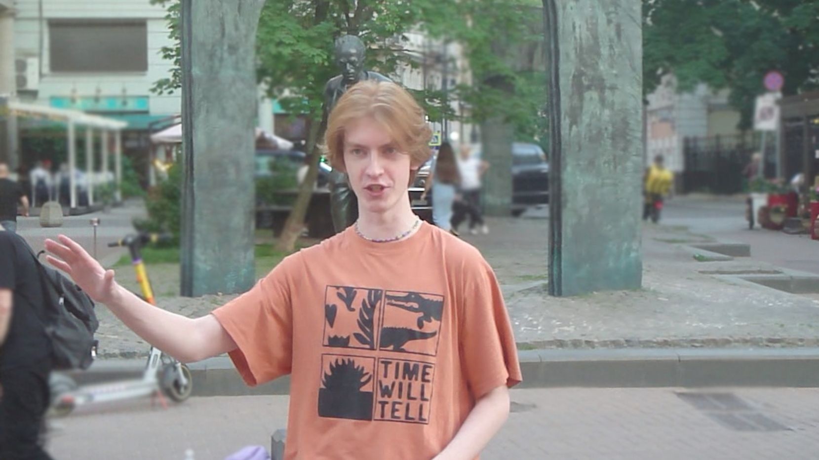 Дама сдавала в багаж