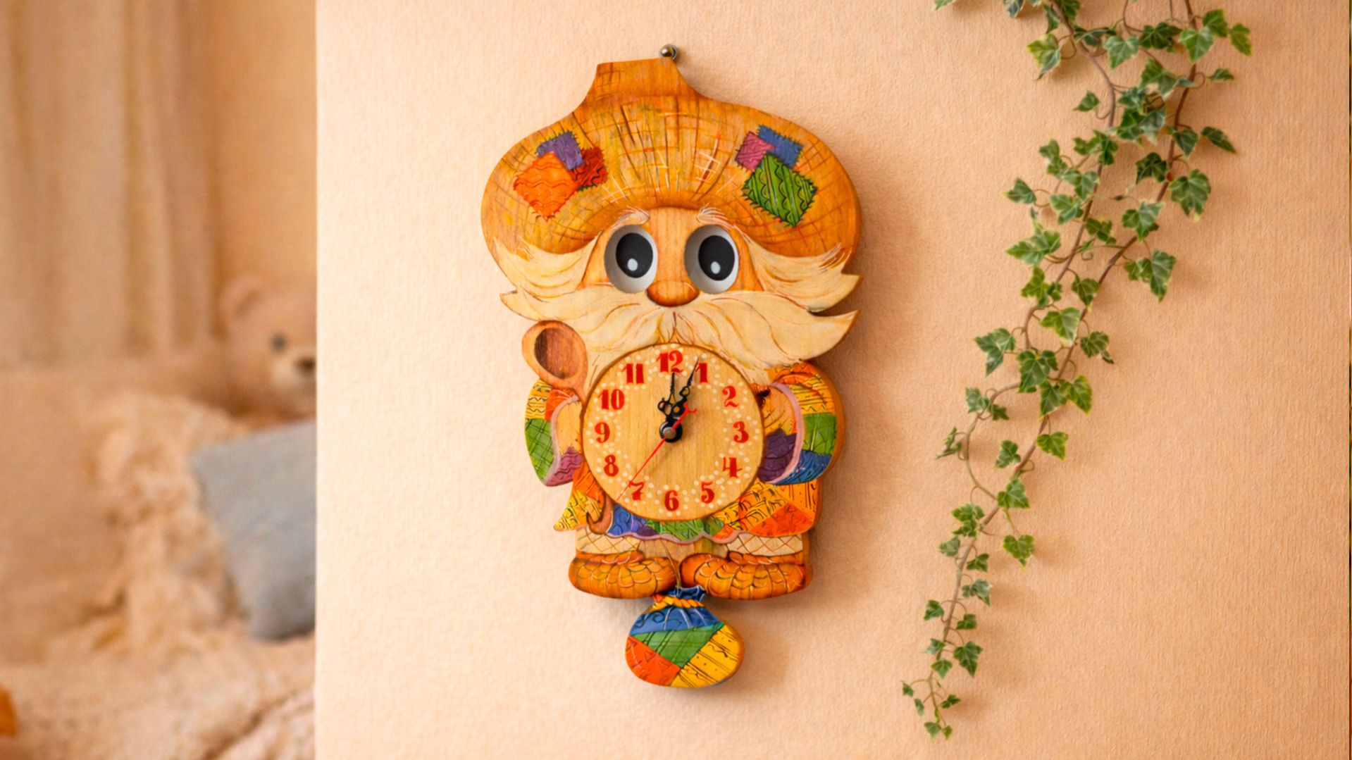 Часы - ходики настенные с маятником 