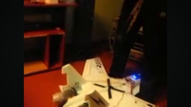 самодельный ру самолёт обратной стреловидность на 2х  68 мм импеллерах 4s