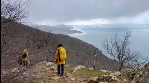 За подснежниками Часть 3 На горе Аю-Даг спуск под дождем Крым март 2026