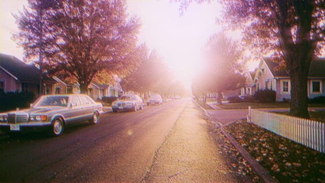 It’s a Golden Autumn Afternoon in the 90s 🍂 Nostalgic Synthwave for Relaxing