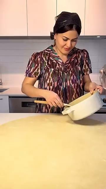 Самса самый хрустящий и сочный по традиционному рецепту. Один раз увидел и заполнил навсегда. :)