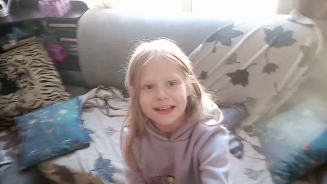 хожу по комнате и снимаю два