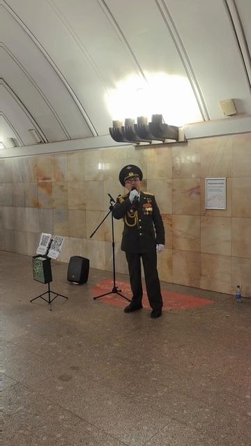 От звездных высот до московской подземки. С Днем космонавтики?