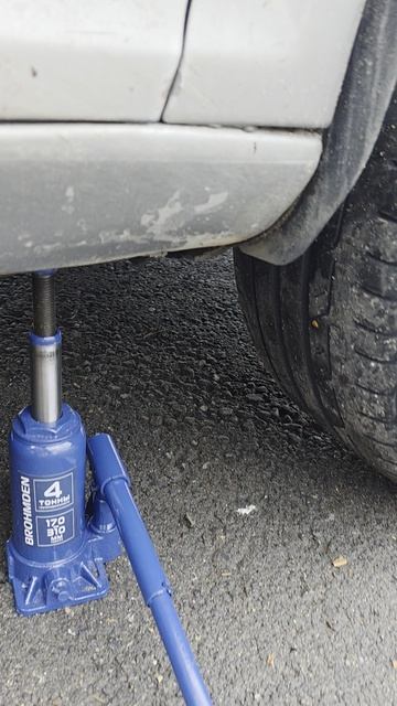 Гидравлический домкрат BROHMDEN 4т для Octavia A5. Пробуем в деле