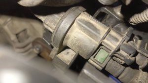 Плавающие обороты на холостом ходу, подсос воздуха.