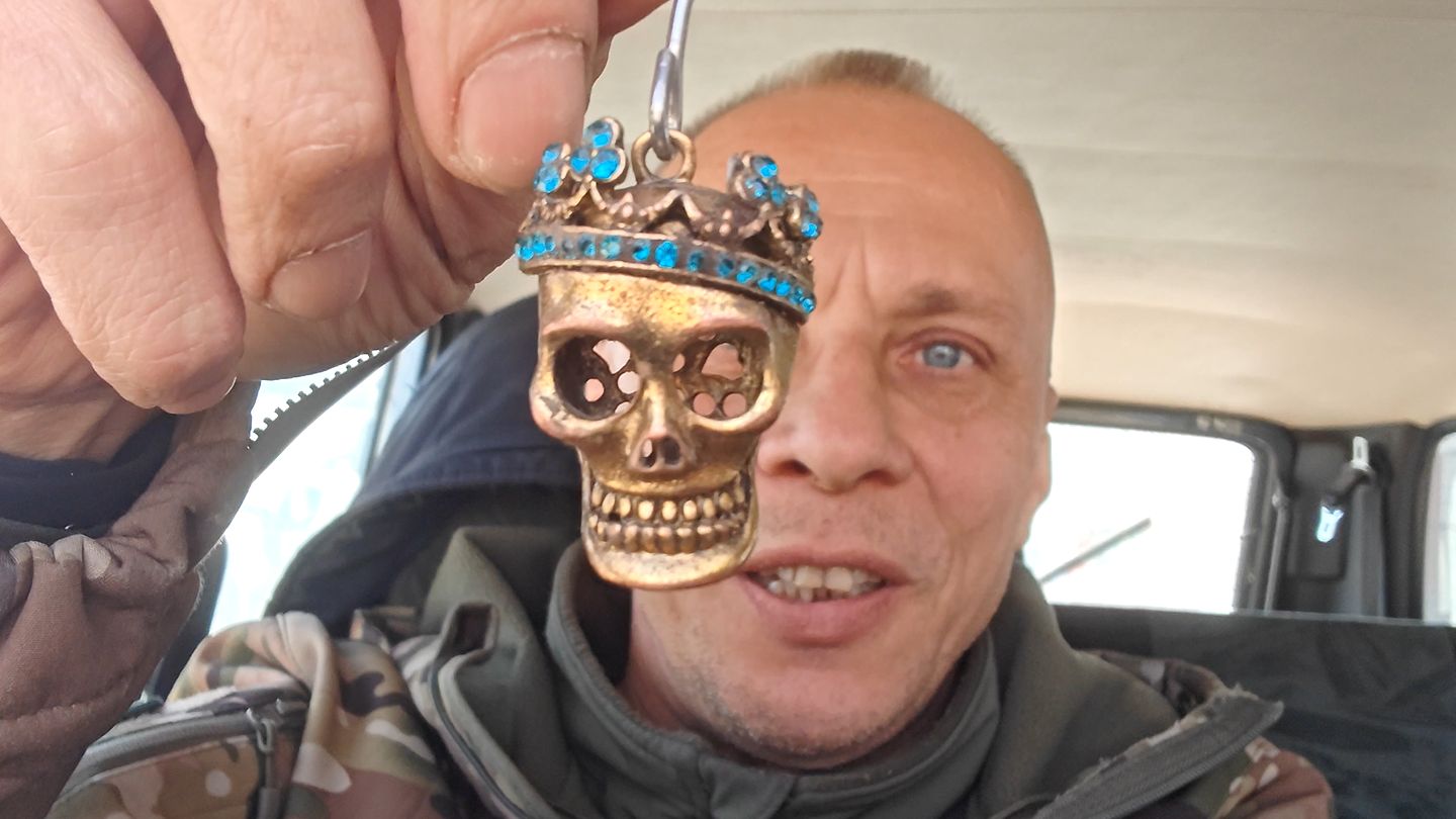 Я думал, что на этом месте собрал все монеты, но - еще есть.