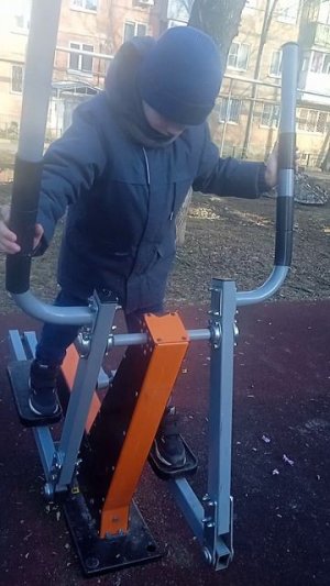 на тренажёре Артём