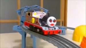 Разные паровозики Томас и его друзья для детей.Играем с жд и паровозиками. #дети #видеодлядетей