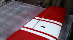 №71- Под красил крыло снизу красным цветом, снял маскировку.