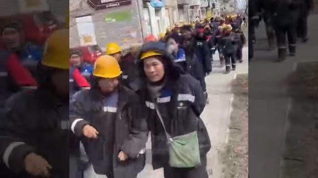 Комсомольск-на-Амуре. Китайские мигранты устроили митинг против низких зп и никаких ковидных огранич