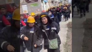 Комсомольск-на-Амуре. Китайские мигранты устроили митинг против низких зп и никаких ковидных огранич