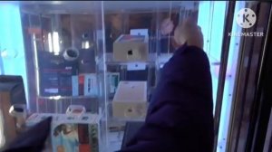 Found an unlocked prize machine!
(free prizes!!!)