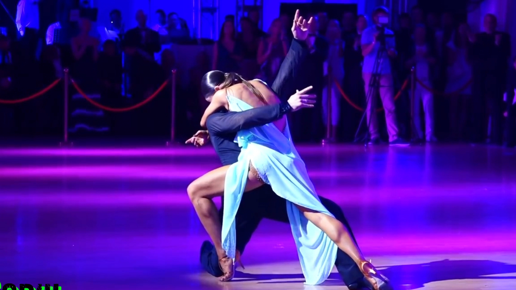 КАК МАЛО ТЕХ КОМУ ДОВЕРИТЬ МОЖНО ДУШУ