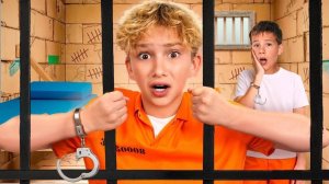 Побег из картонной тюрьмы! ВИДЕО ДЛЯ ДЕТЕЙ