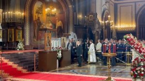 Охранник Путина отодвинул фотографа в храме Христа Спасителя в Москве на Пасхальное богослужение