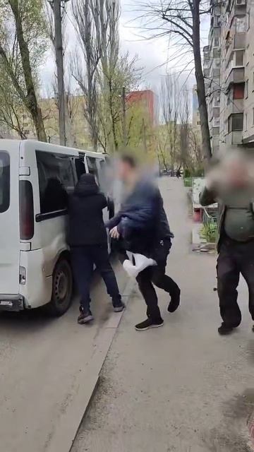 Вас будут скоро резать. Украинский не доброволец.