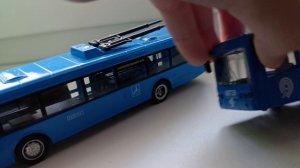 автобус упал на троллейбус!