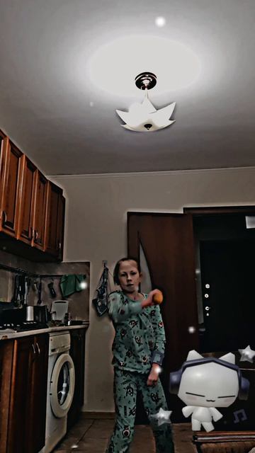 Танцор с яблоком🍏🍏🍏🍏🍏🍏🍏