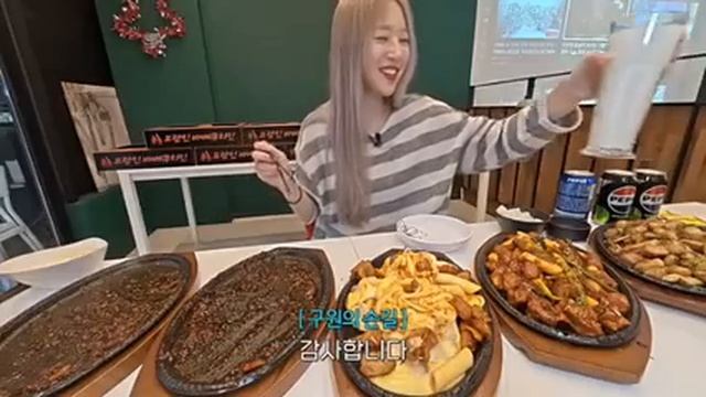 Мукбанг 8 кг еды лапша, курица , ттетокбокки Еда на камеру