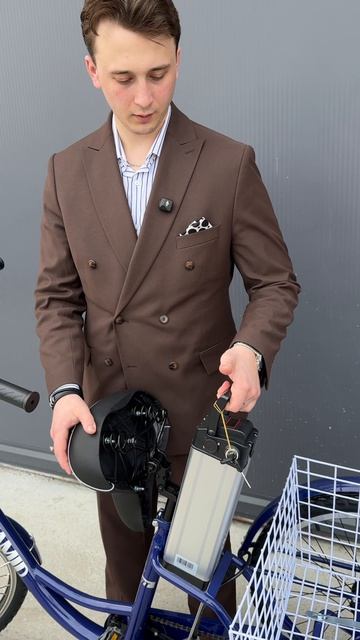 Электровелосипед с багажником