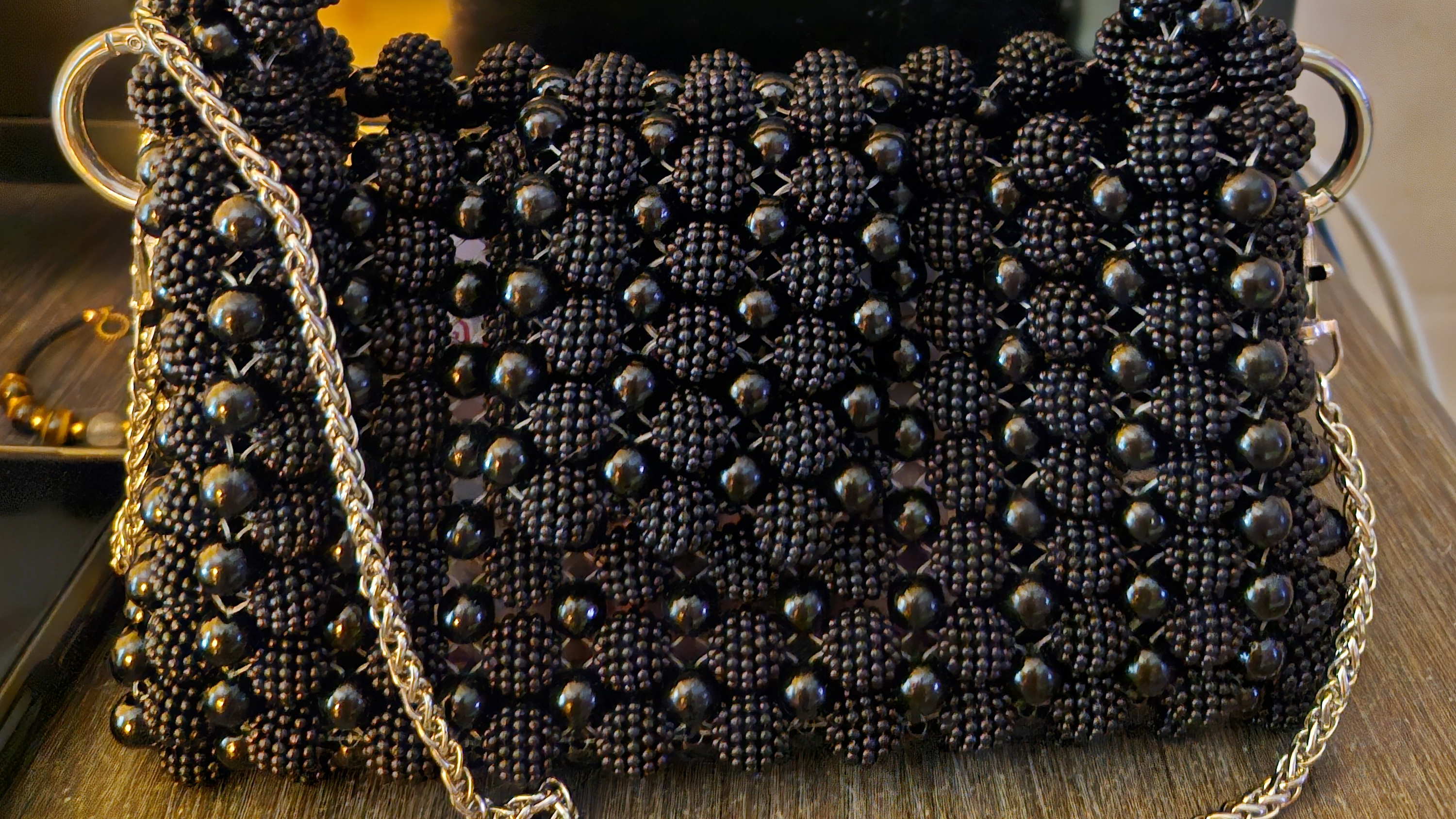 Ручная работа из бусин шамболы