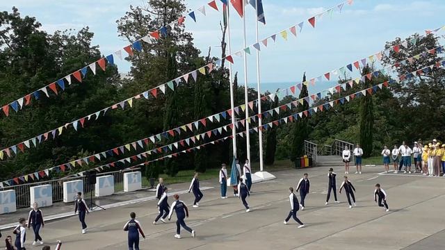 Орлята учатся летать. Детский лагерь "Олимпийская деревня" ВДЦ "Орлёнок". Танцуют дети.