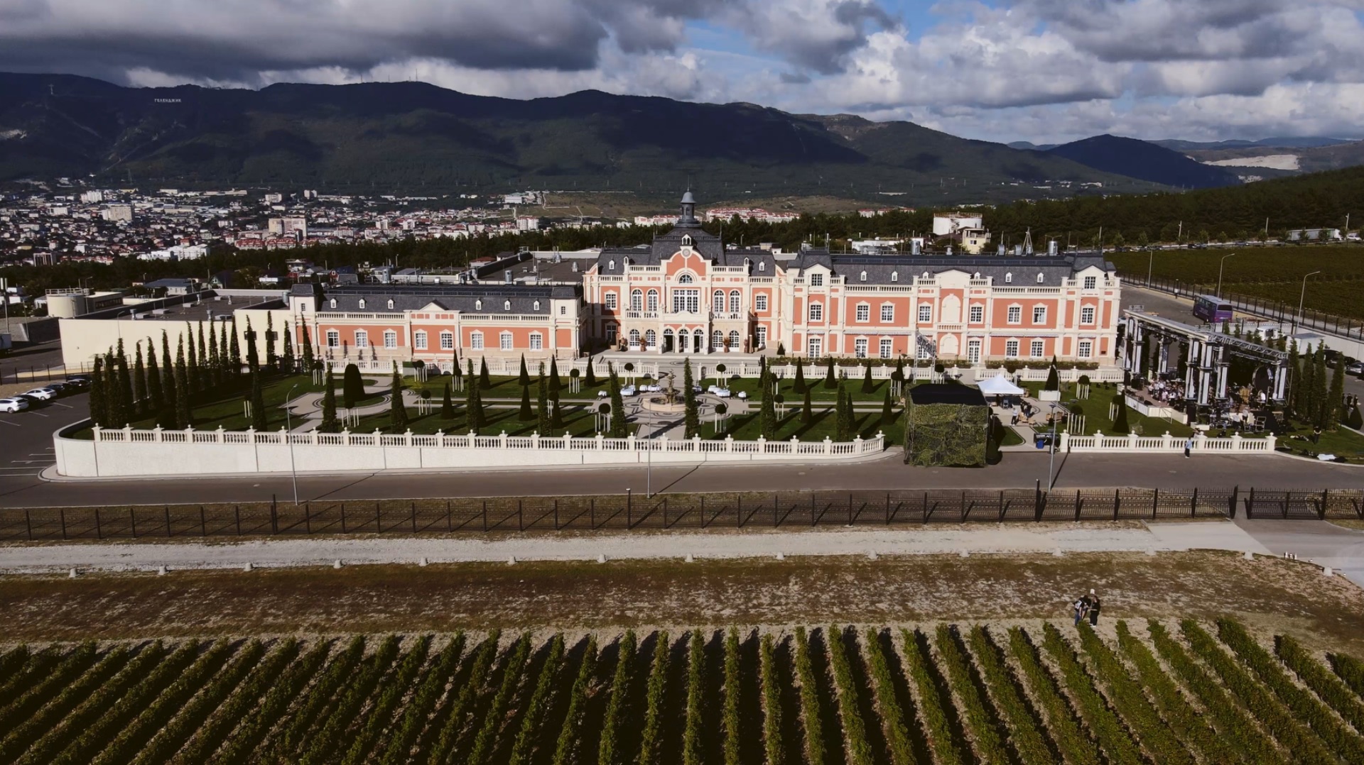 открытие винодельни SHATO DE TALU